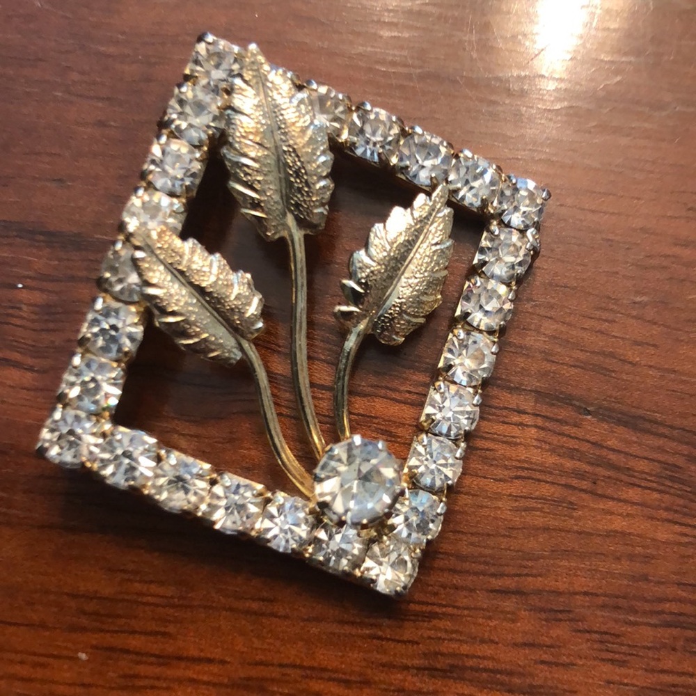 Vintage gold tone clear rhinestone square leaf brooch pin